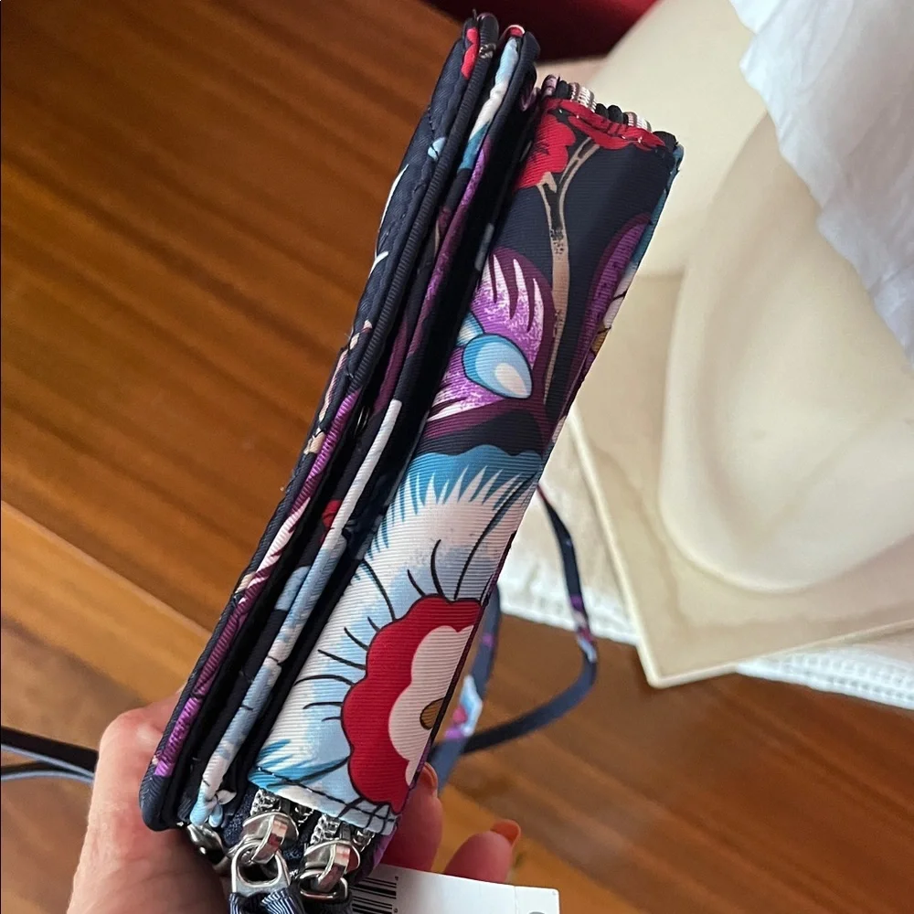 Elegant Floral Vera Bradley 3 way Bag - Picture 15 of 16